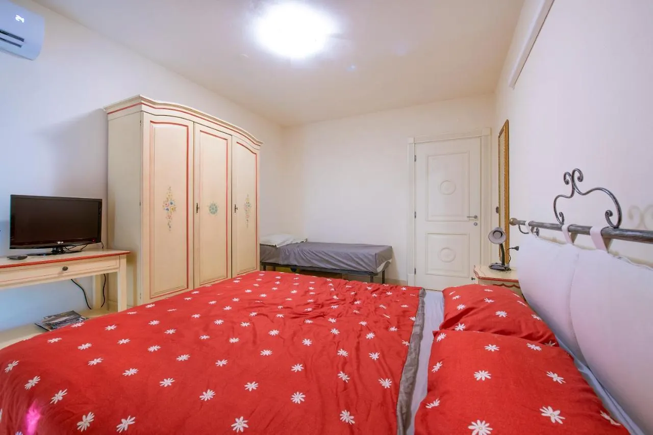 Sunlago House Lake Front & Pool Desenzano del Garda Apartman