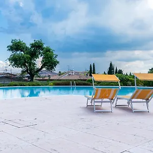 Oleandro - Featuring A Private Garden And Access To 5 Pools Desenzano del Garda
